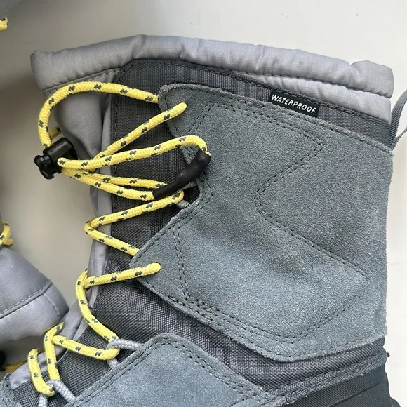 THE NORTH FACE Alpenglow V Waterproof Boots Youth blue size 3 winter snow shoes