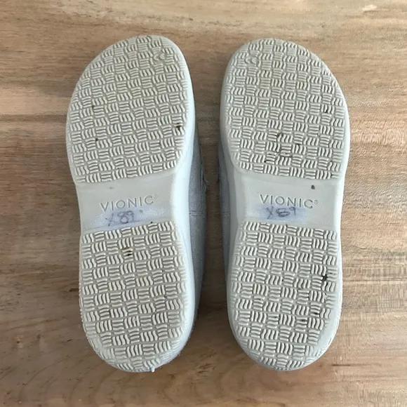 Vionic Lynez Gray Suede Loafer Slippers Size 7
